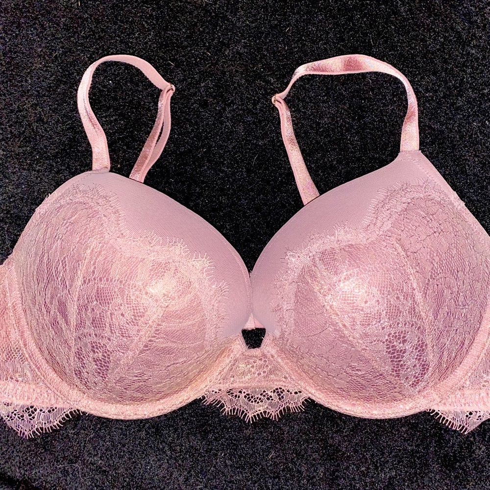Like new VS mauve push-up